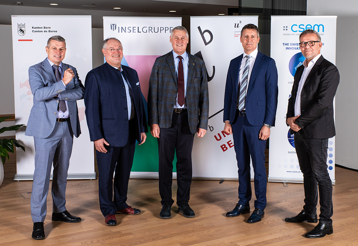 From left to right: Christoph Ammann, Canton of Bern - Dr. med. h.c. Uwe E. Jocham, Insel Gruppe - Prof. Dr. Christian Leumann, University of Bern - Dr. Alexandre Pauchard, CSEM, Jens Krauss, CSEM.