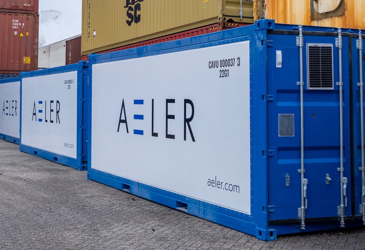 Already active in over 30 countries and boasting major clients like Procter & Gamble, AELER is gearing up for an unprecedented growth spurt in 2024, with plans to transport goods valued at CHF 350 million.