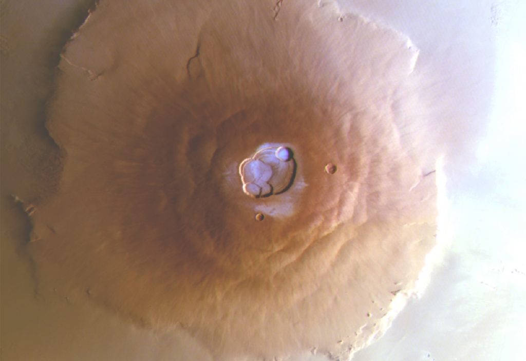 Pour la première fois, du givre a été détecté sur les volcans colossaux de Mars, les plus grandes montagnes du système solaire.