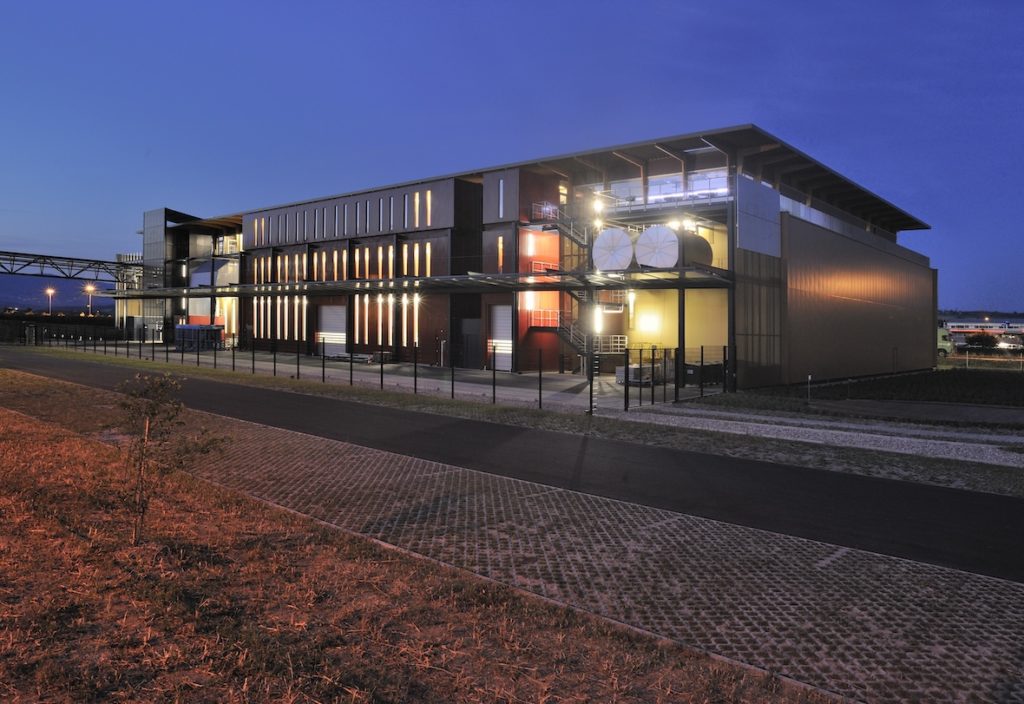 Nestlé has announced a strategic transformation of its global R&D operations, including enhanced expertise in biotechnology and the launch of a new deep tech center in Orbe, in the canton of Vaud. These changes aim to strengthen the company’s innovation pipeline while increasing operational efficiency.