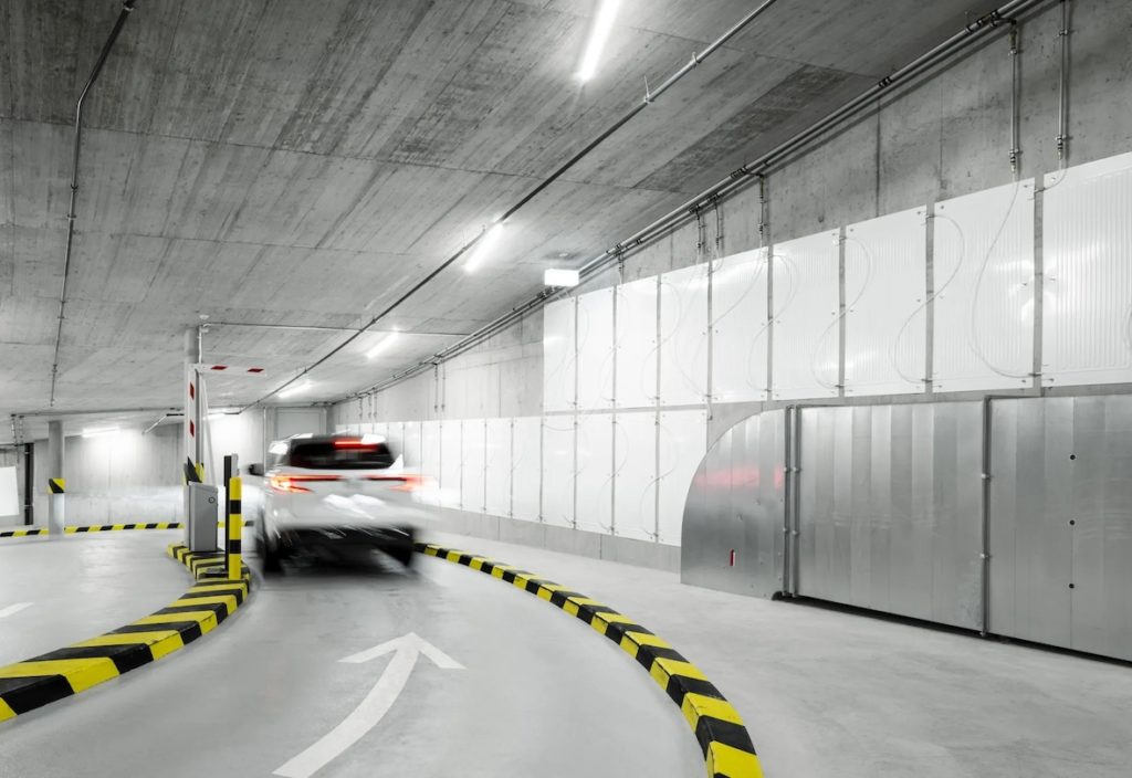 Enerdrape va déployer ses panneaux géothermiques dans les Millennium Parking Garages de Chicago, marquant une étape majeure de son expansion aux États-Unis.