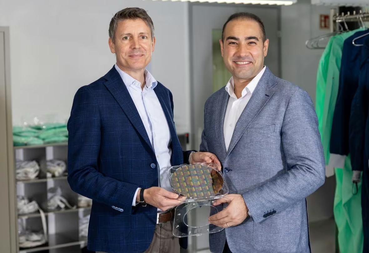 Supported by Innosuisse, CSEM spin-off CCRAFT is expanding its TFLN foundry to meet growing global demand for high-performance chips powering AI and data centers.