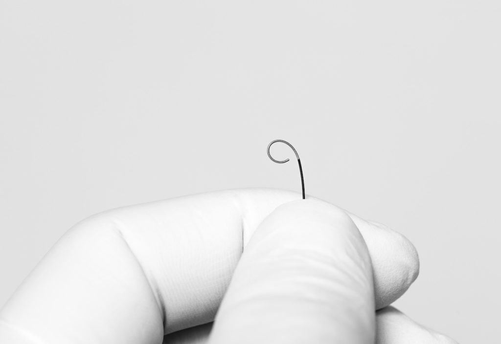 Artiria Medical a obtenu le marquage CE pour son guide SmartGUIDE 014, ouvrant la voie à sa commercialisation en Europe et à une adoption clinique renforcée dans le traitement des AVC et des anévrismes.