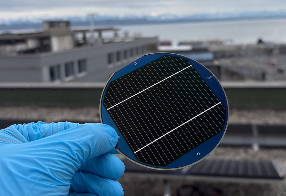 Researchers from EPFL’s Neuchâtel-based PV Lab and CSEM have achieved a certified 30% power conversion efficiency for a triple-junction solar cell, setting a new world record and opening the door to affordable next-generation photovoltaics for terrestrial and space applications.