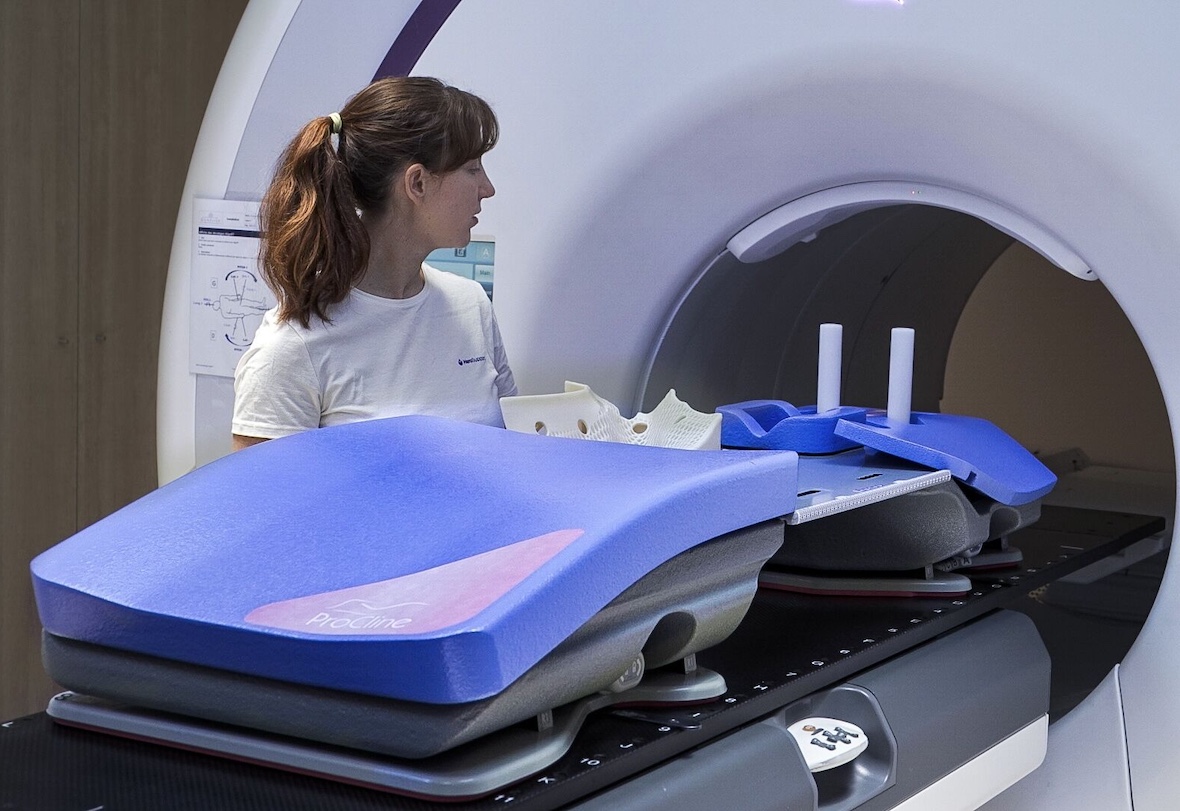 HeroSupport, a spin-off from the University Hospitals of Geneva, has obtained CE Mark certification for VENUS SHELL, a personalized 3D-printed breast immobilization system for prone radiotherapy.