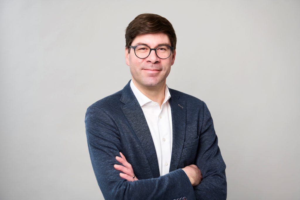 Thomas Diggelmann, Country Director of inovex Switzerland AG, is leading the company's Swiss market entry from Bern, with a focus on building long-term client relationships across the German-speaking and broader Swiss market. | © inovex