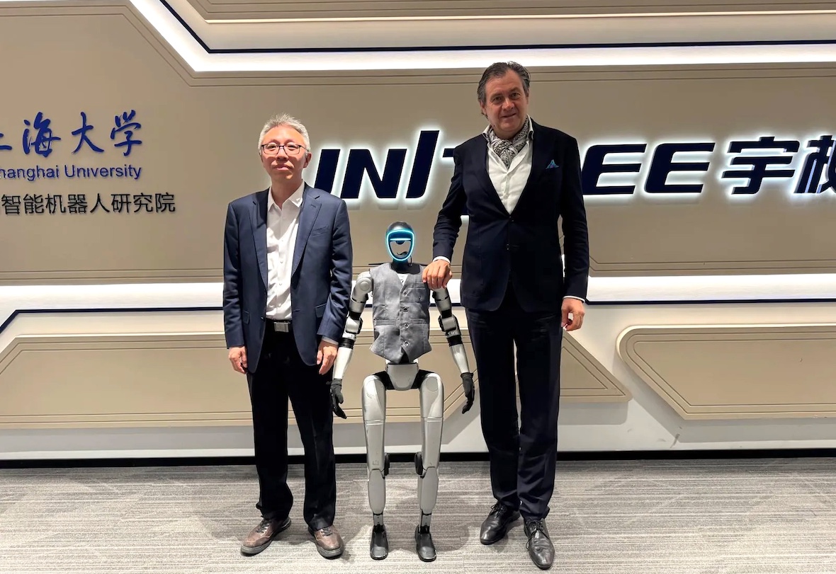 L'Asinov School accueillera à Renens sa première volée le 18 janvier 2027. Cette formation de 12 mois prépare des professionnels à déployer et à piloter des robots humanoïdes dotés d'intelligence artificielle, et se termine par une semaine d'immersion à Shanghai.