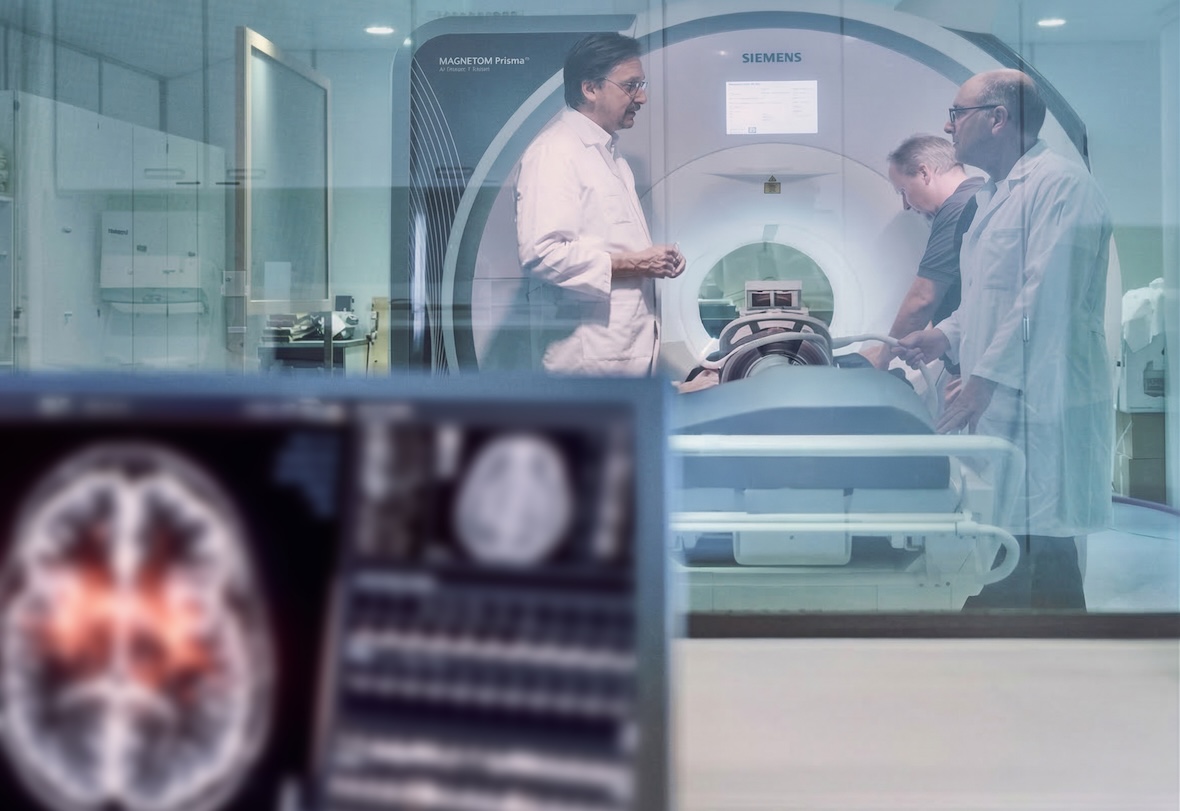 The sitem-insel School in Bern is accepting applications until 15 December 2026 for two continuing education programs of the University of Bern: a CAS in Biomedical Entrepreneurship and a CAS in Artificial Intelligence in Digital Medicine.